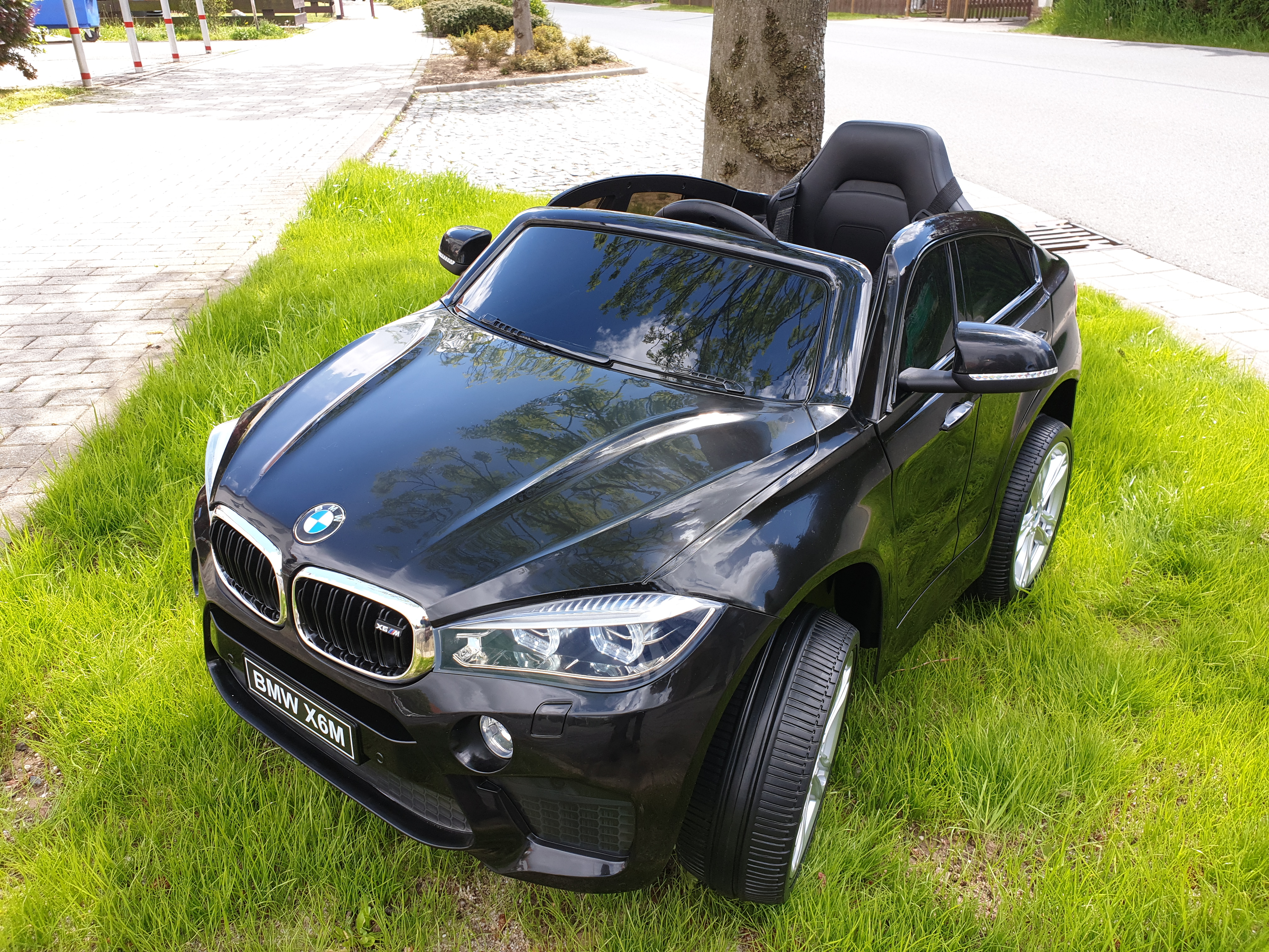Kinderfahrzeug elektrisch BMW X6M 12V Kinder Elektro Auto mit 2 Akkus und 45W Motoren