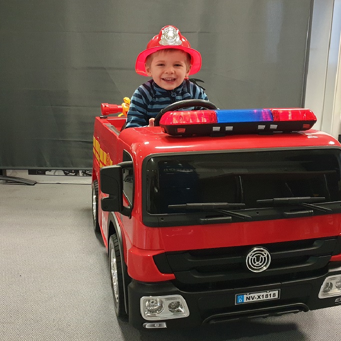Kinderauto elektrisch Feuerwehr in rot 12V Feuerwehrauto 