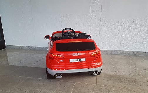 Elektrisches Kinderauto Audi Q7 in rot 12V mit 45W Motoren 